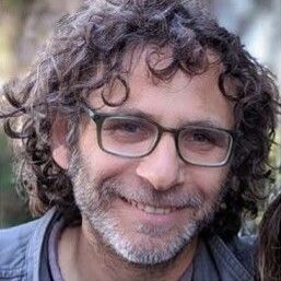 Portrait photo of Dr. Diego Rotman