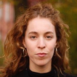 Portrait photo of Mira Yacine